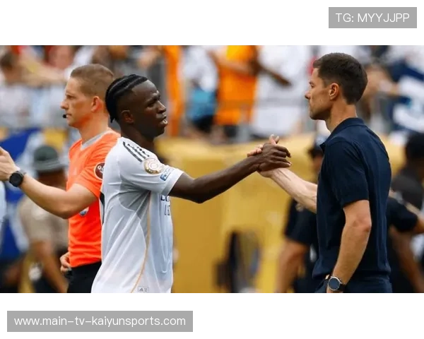 五大联赛替补席行为规范逐渐被强化,替补席球员 五大联赛替补席行为规范逐渐被强化,替补席球员