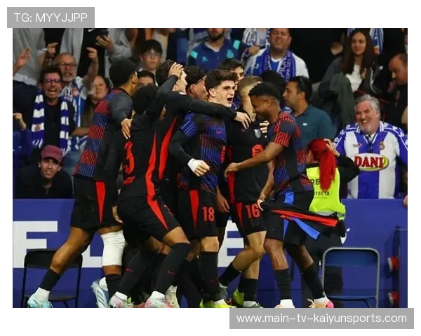 巴萨3.0版焕发新生，弗里克率队场均轰3球震撼足坛，巴萨三队