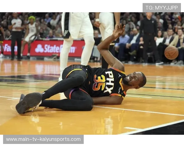 杜兰特布克联手轰下70分,太阳主场轻取快船捍卫主场优势 杜兰特布克联手轰下70分,太阳主场轻取快船捍卫主场优势