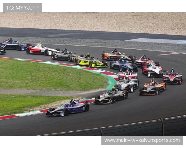 一级方程式车手在起跑阶段对赛车姿态的精准修正（121 ）